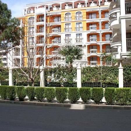 סאני ביץ' Lvv Palace Apartment מראה חיצוני תמונה