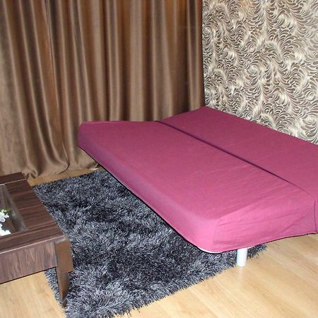סאני ביץ' Lvv Palace Apartment מראה חיצוני תמונה