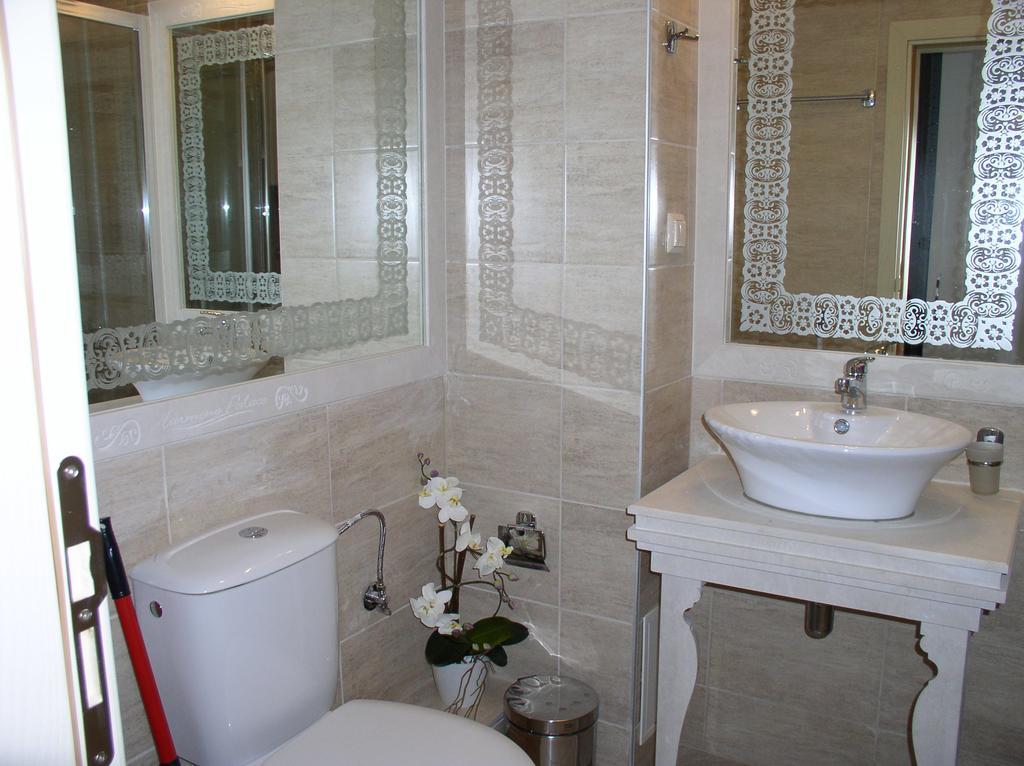 סאני ביץ' Lvv Palace Apartment מראה חיצוני תמונה