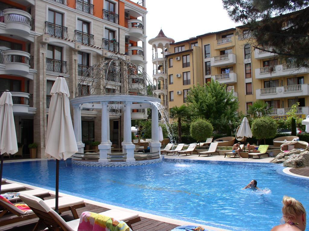 סאני ביץ' Lvv Palace Apartment מראה חיצוני תמונה