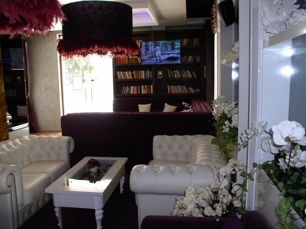 סאני ביץ' Lvv Palace Apartment מראה חיצוני תמונה