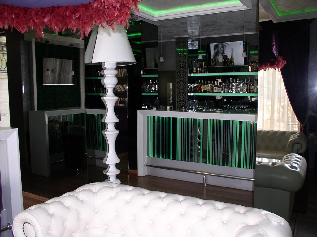 סאני ביץ' Lvv Palace Apartment מראה חיצוני תמונה