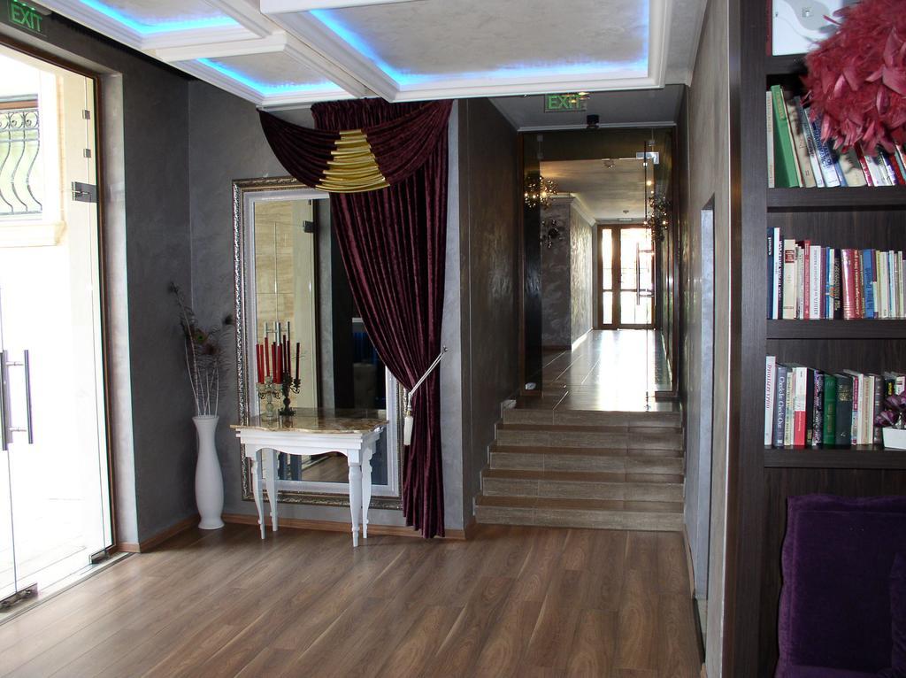 סאני ביץ' Lvv Palace Apartment מראה חיצוני תמונה