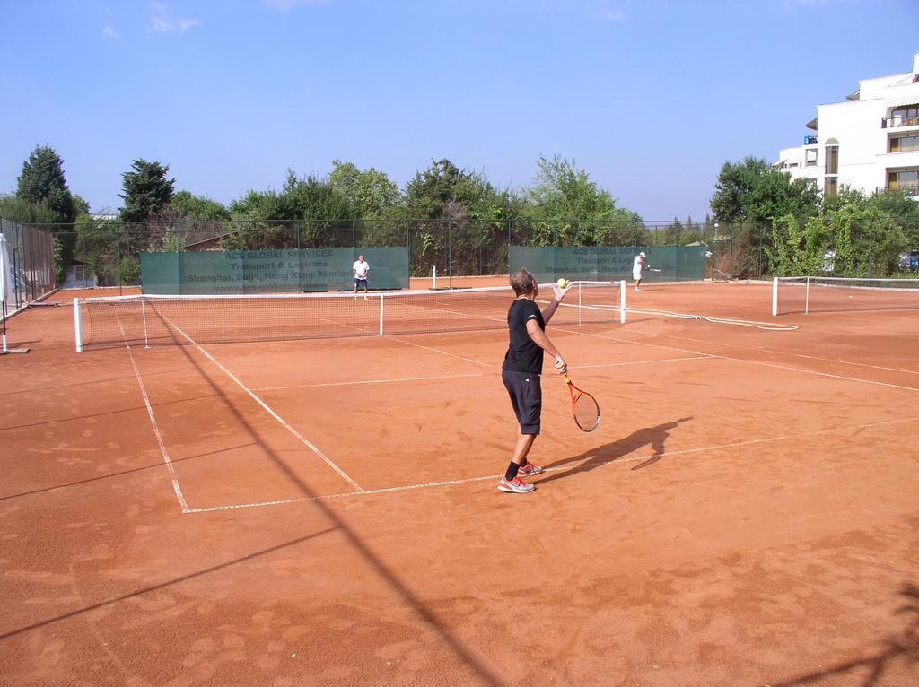 סאני ביץ' Lvv Palace Apartment מראה חיצוני תמונה