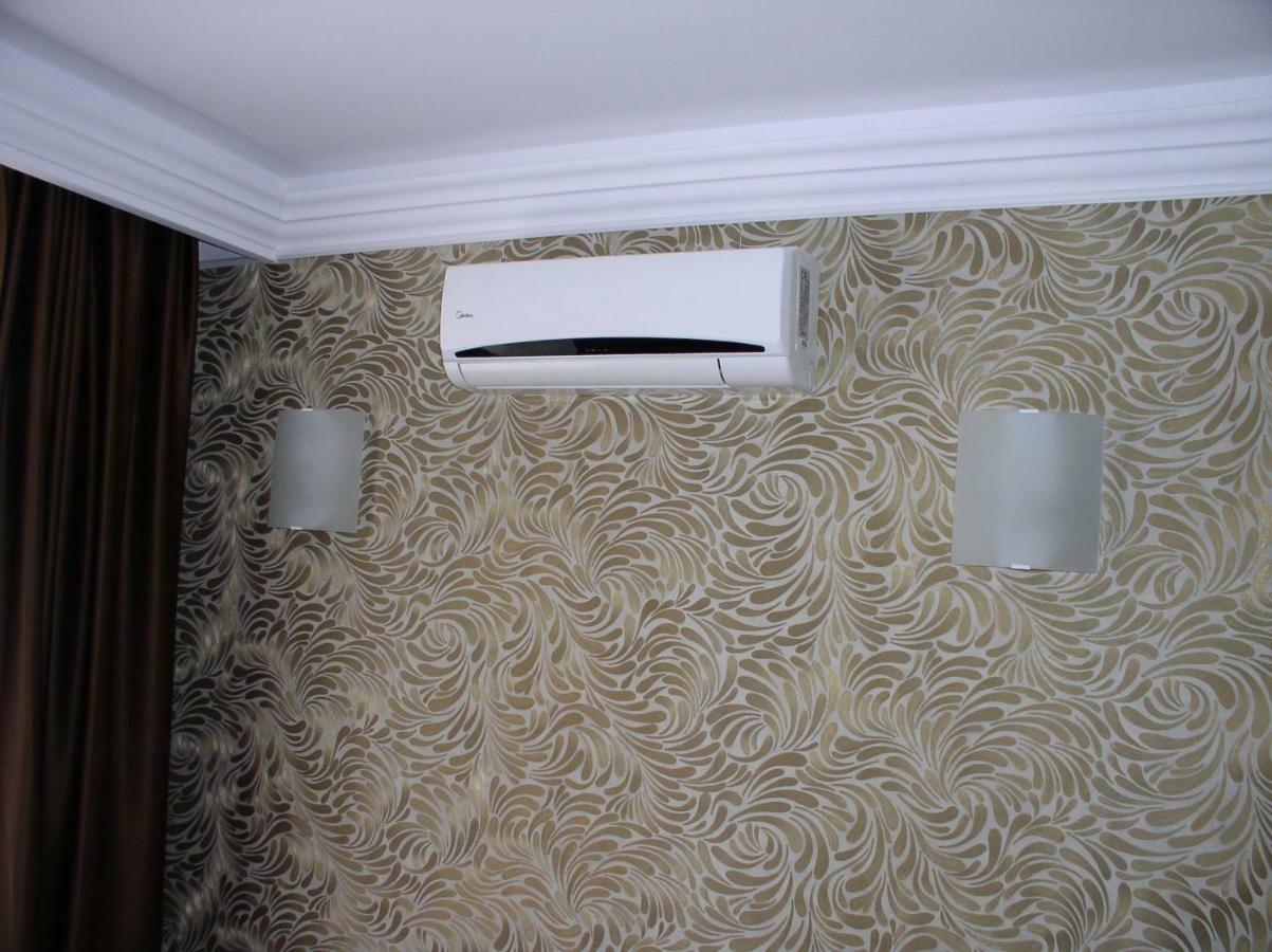 סאני ביץ' Lvv Palace Apartment מראה חיצוני תמונה